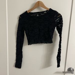 Crop top with lace sleeves